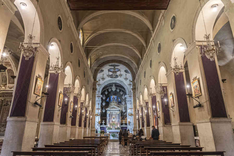 Italia - Tivoli 12 - iglesia de Santa Maria la Mayor (San Francisco)